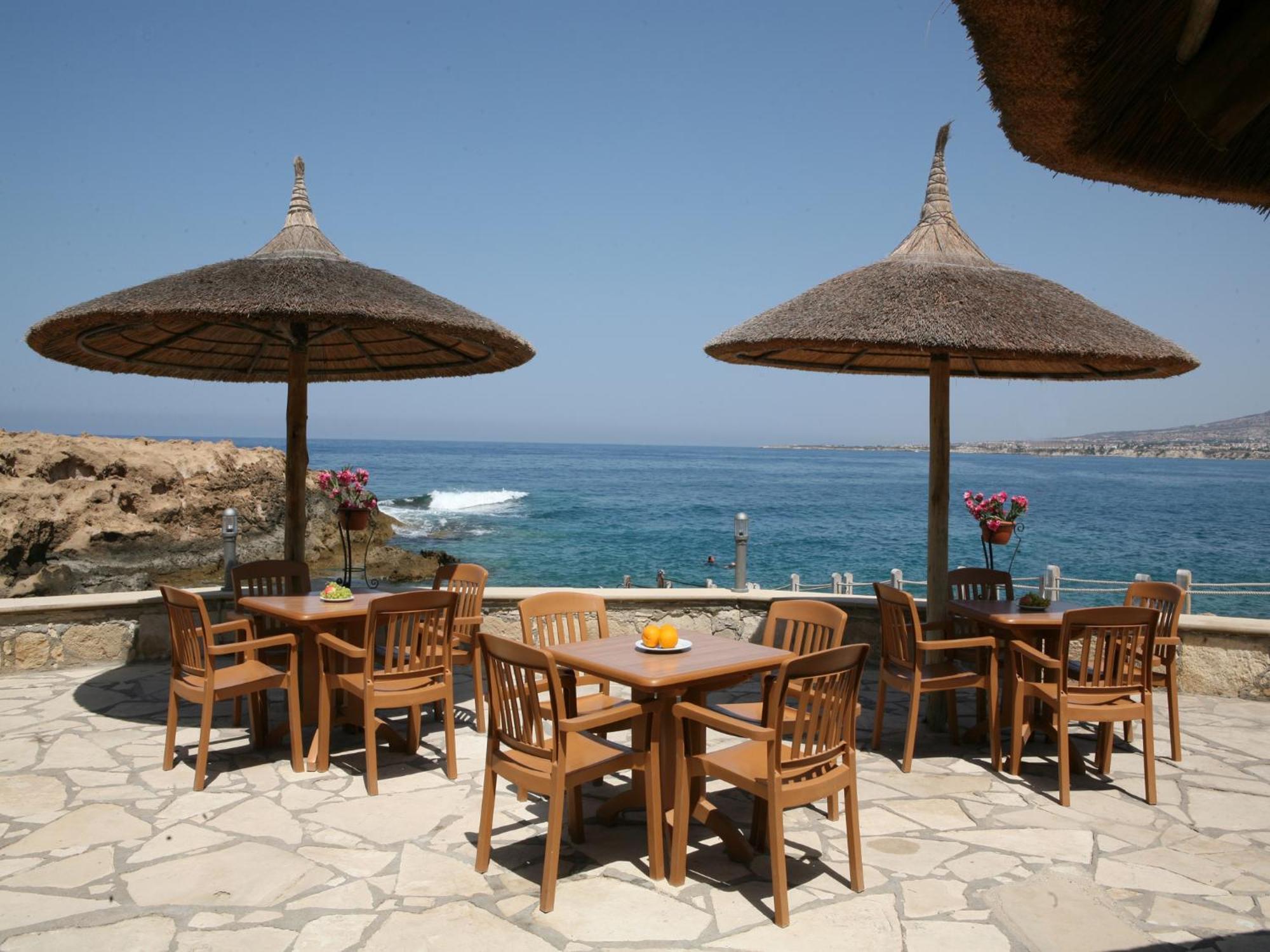 Cynthiana Beach Hotel Kissonerga Ngoại thất bức ảnh