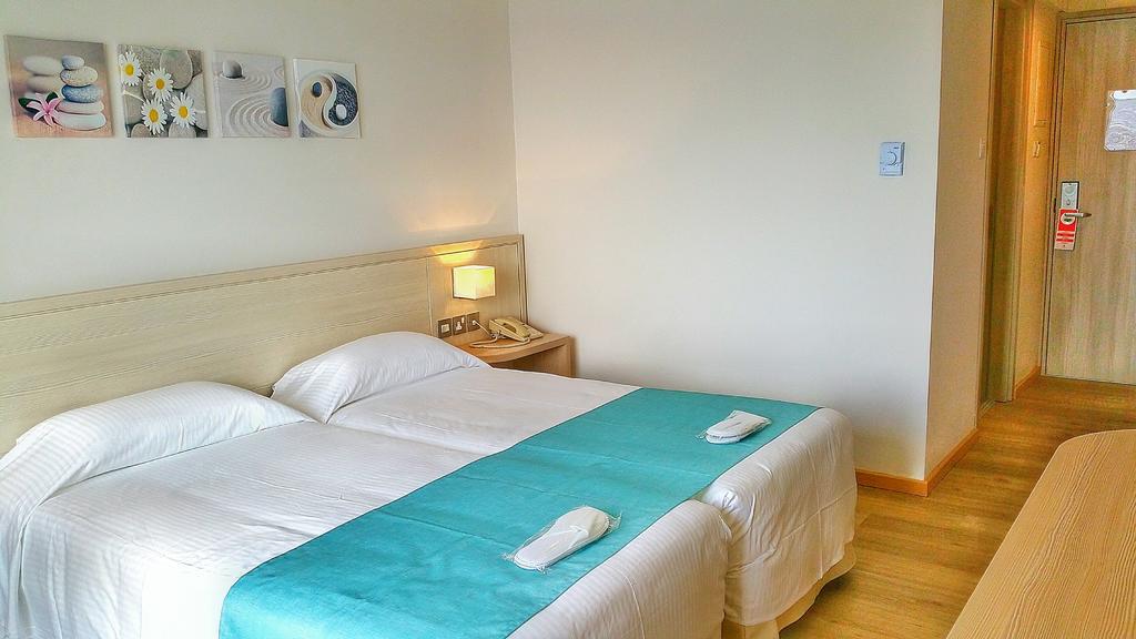 Cynthiana Beach Hotel Kissonerga Phòng bức ảnh